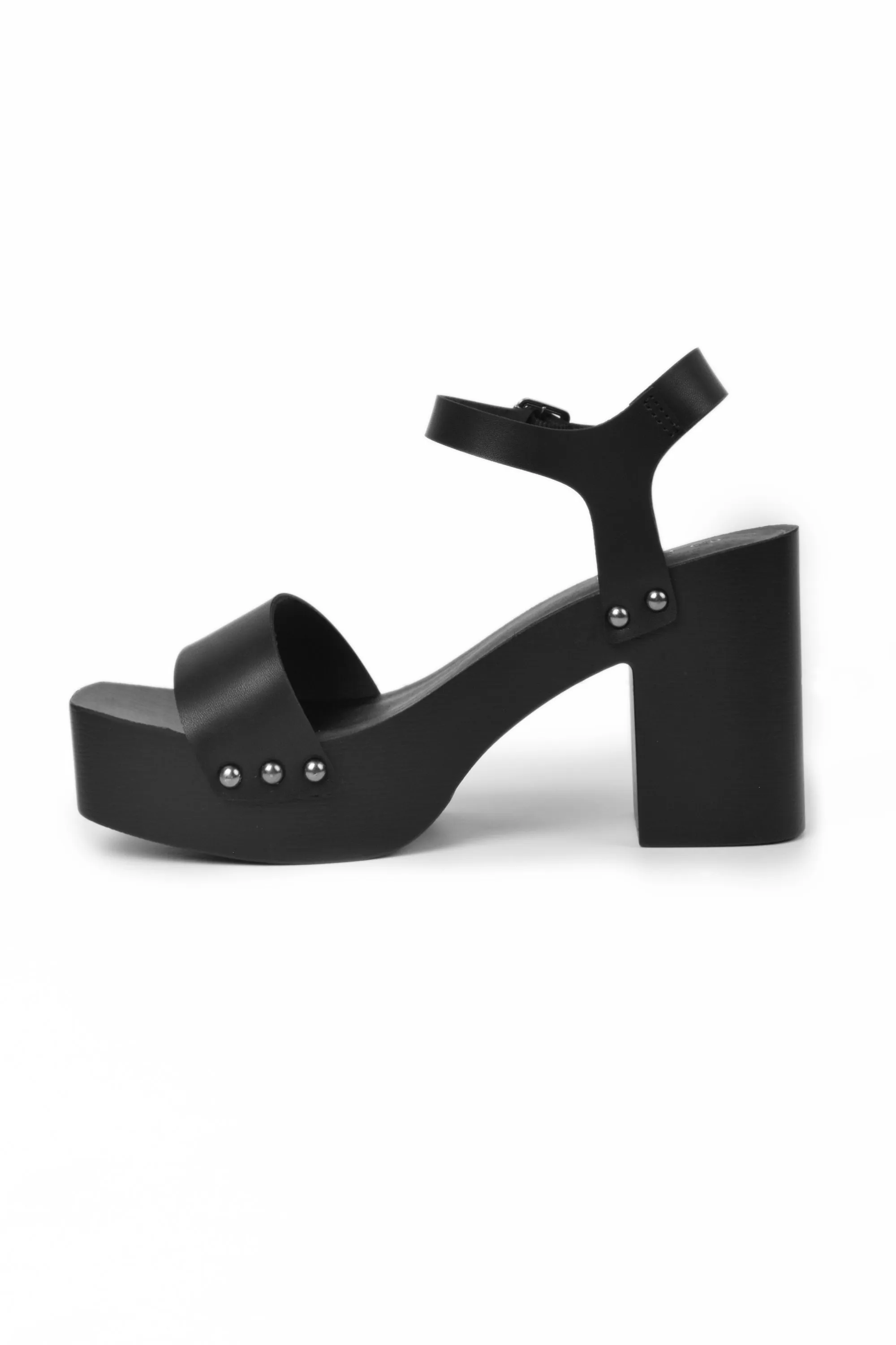 01-4740 Hesse Wood Heel Sandal