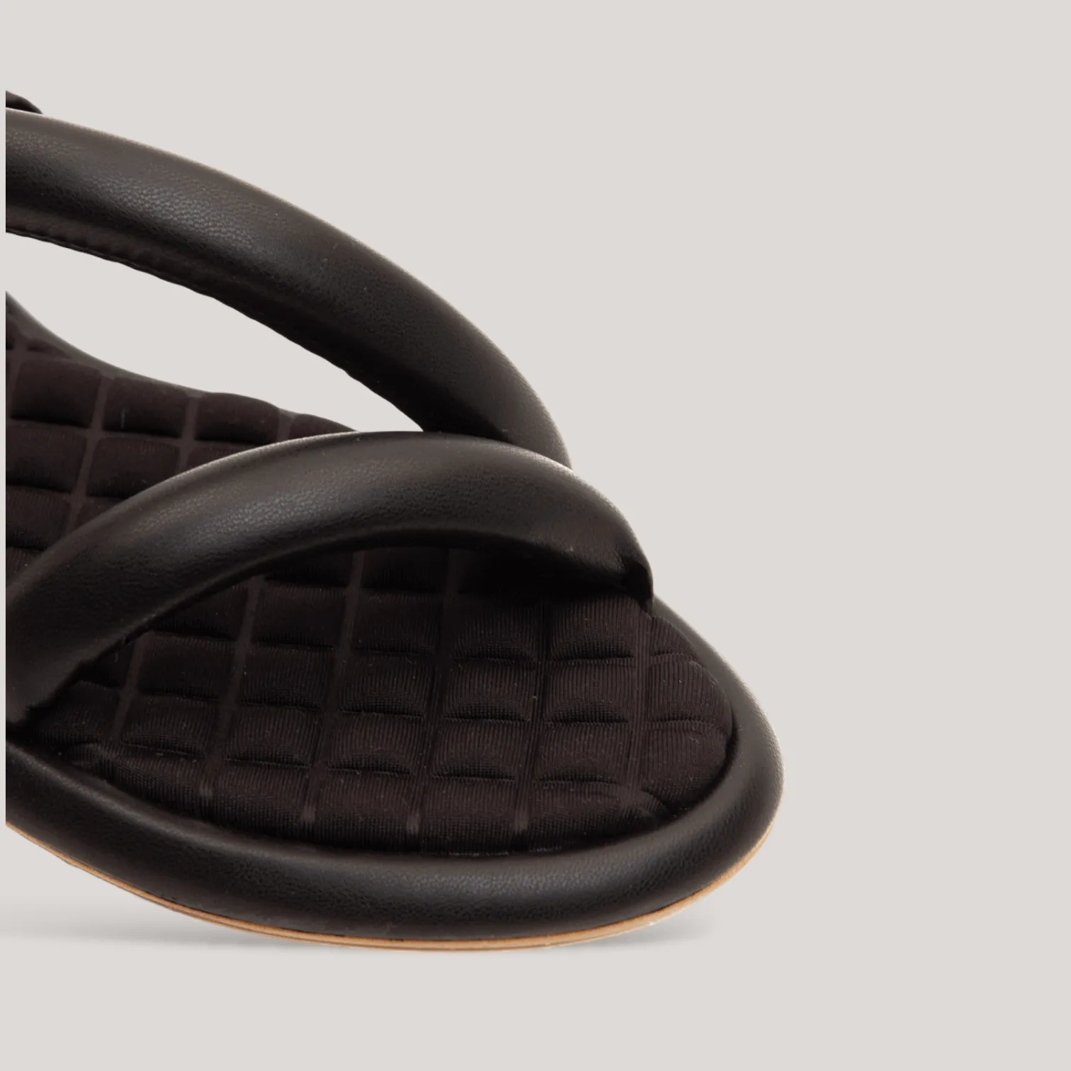 GINA | Black Padded Sandals