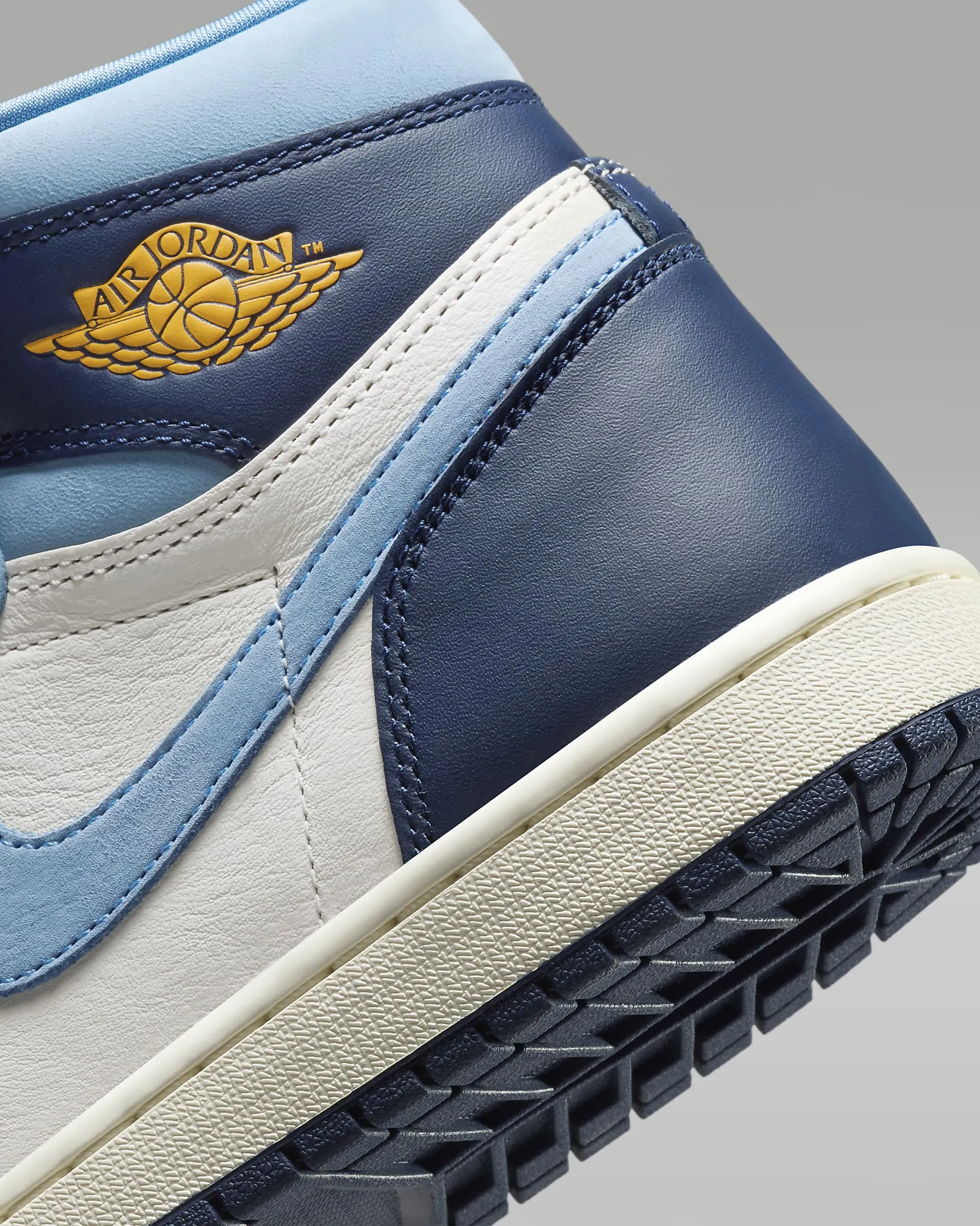 Nike Women's Air Jordan 1 High OG Shoes - University Blue / Sail / Midnight Navy / University Gold