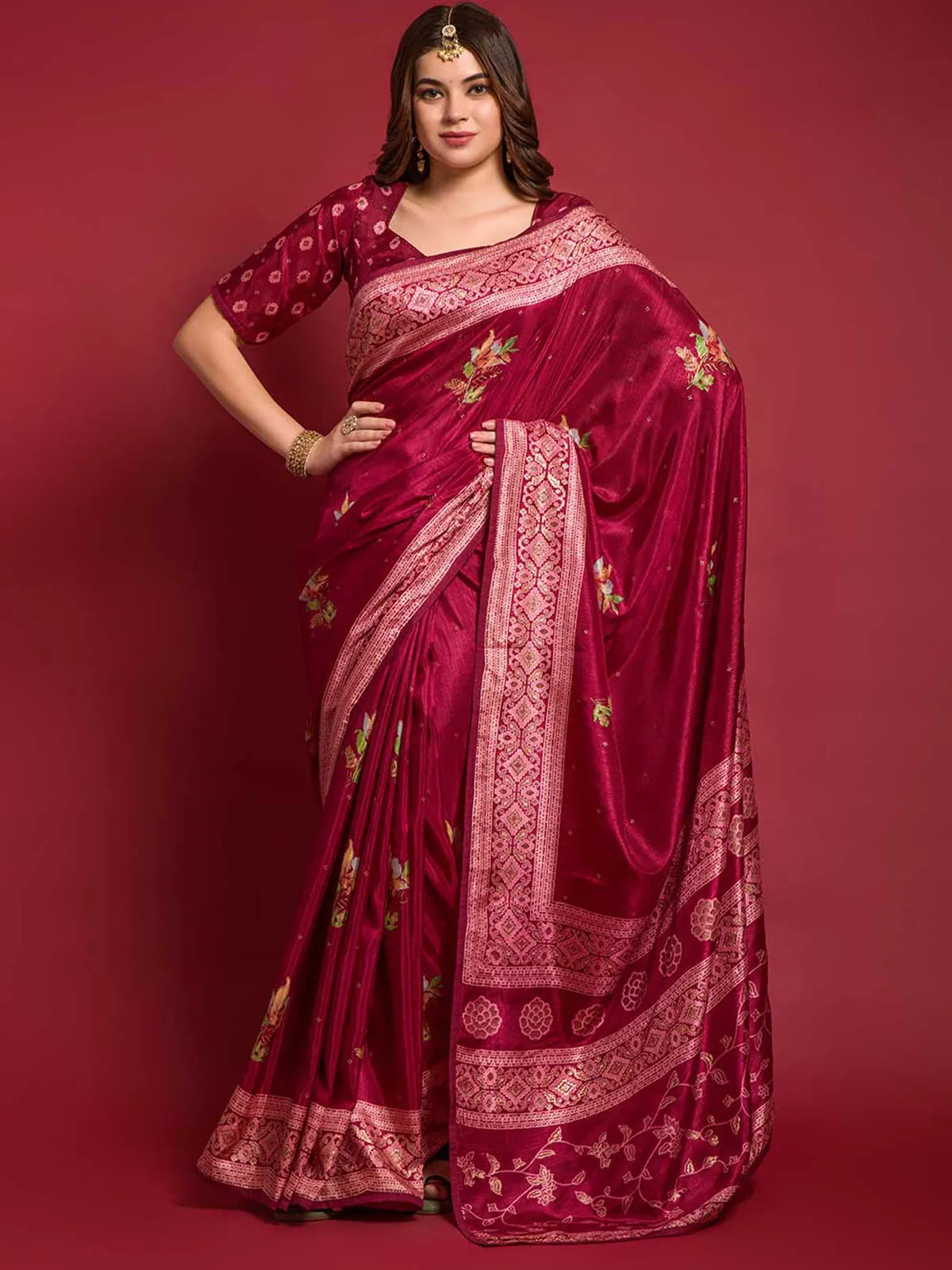 Odette Women Pink Silk Blend Saree With Blouse Piece